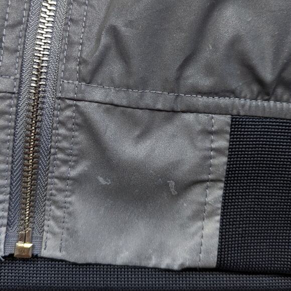 Guess Bomber Jacket Mens Size XXL Silver Reflective Spellout Sleeve - Picture 4 of 14